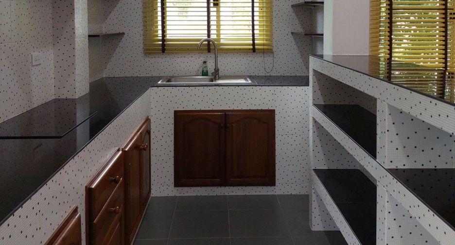 Haus zur Miete mit 4 Zimmer in Saraphi, Chiang Mai