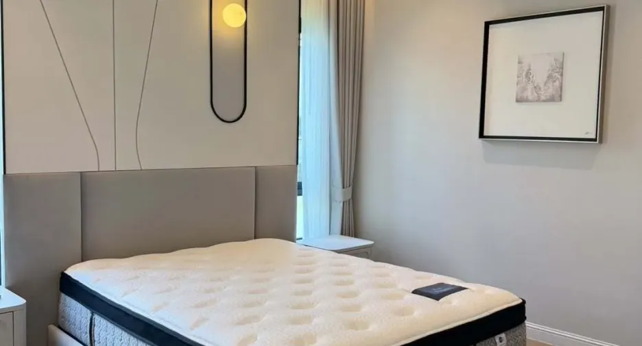 Casa en alquiler de 4 habitaciones en Saphan Sung, Bangkok