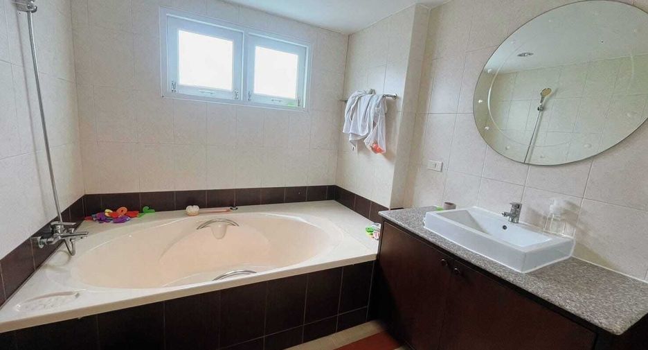 For sale そして for rent 3 ベッドルーム villa in Mueang Phuket, Phuket