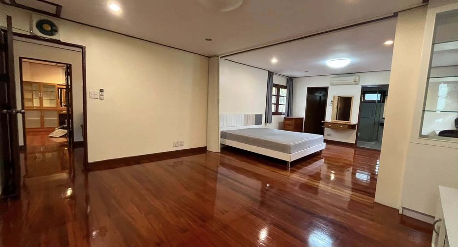 Casa en alquiler y en venta de 5 habitaciones en Suan Luang, Bangkok
