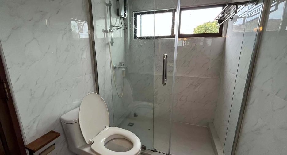Casa en alquiler y en venta de 5 habitaciones en Suan Luang, Bangkok