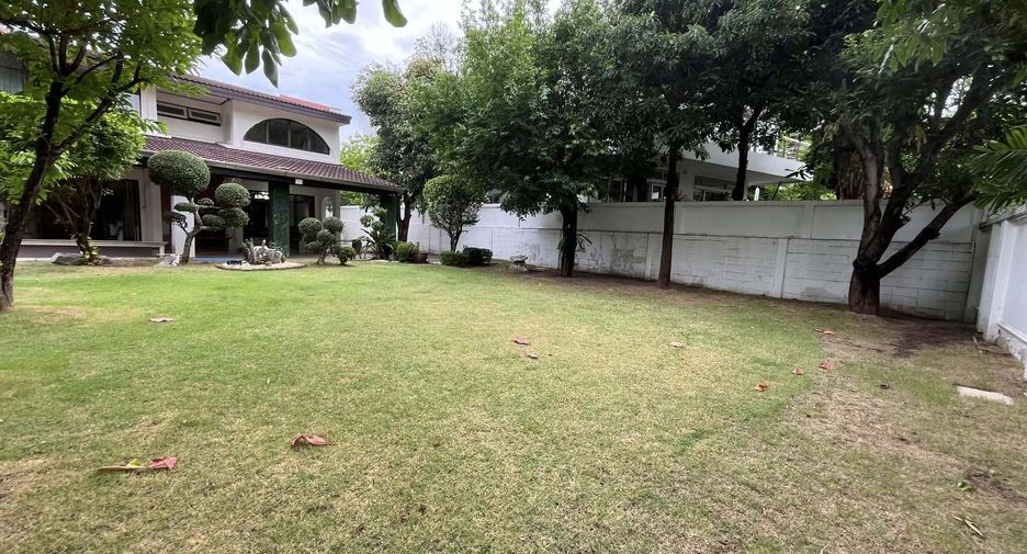 Casa en alquiler y en venta de 5 habitaciones en Suan Luang, Bangkok