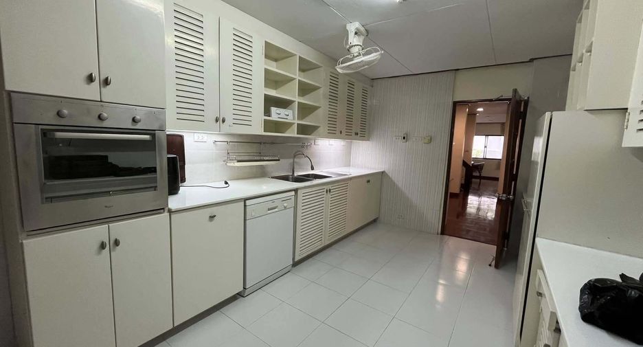 Casa en alquiler y en venta de 5 habitaciones en Suan Luang, Bangkok