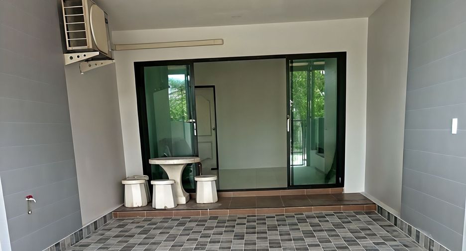 À louer 2 chambres maison de ville à Kathu, Phuket
