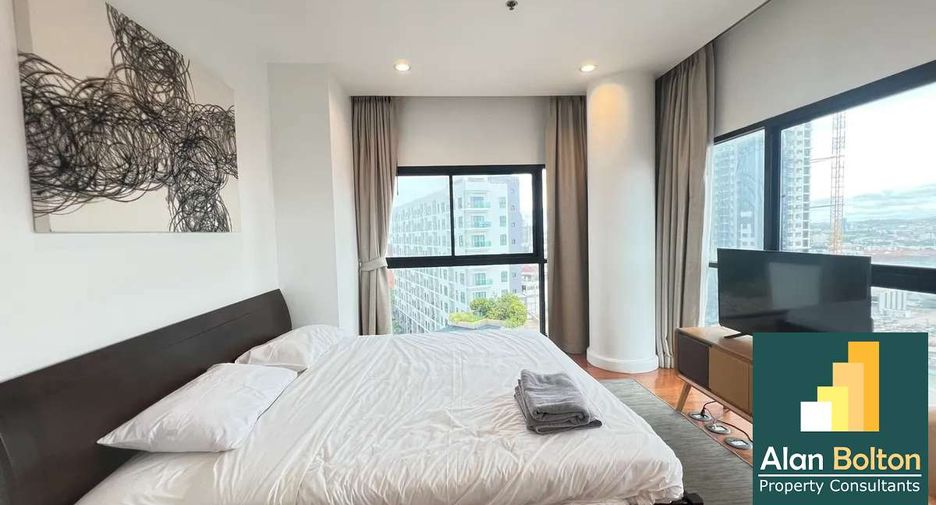 For rent 2 bedrooms condo in Pratumnak, Pattaya