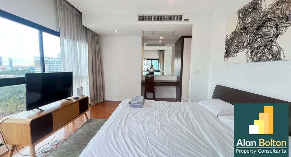 For rent 2 bedrooms condo in Pratumnak, Pattaya