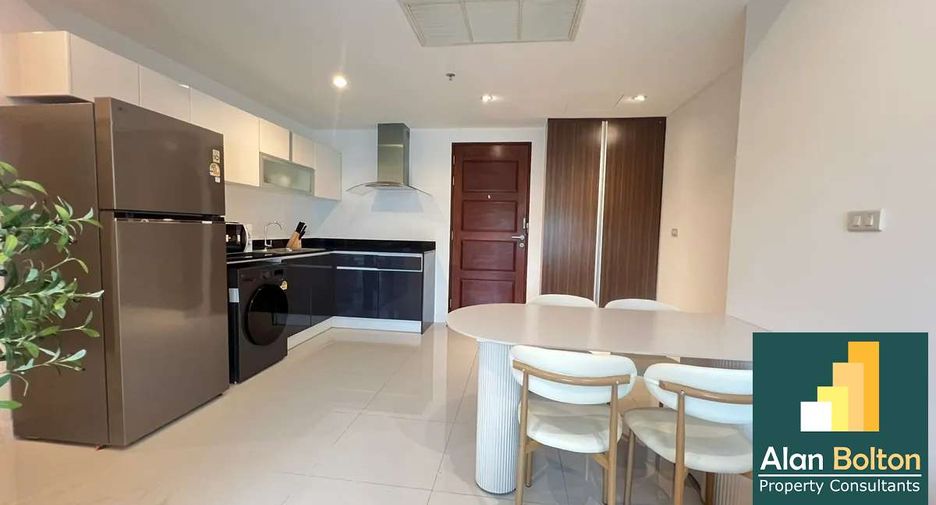 For rent 2 bedrooms condo in Pratumnak, Pattaya