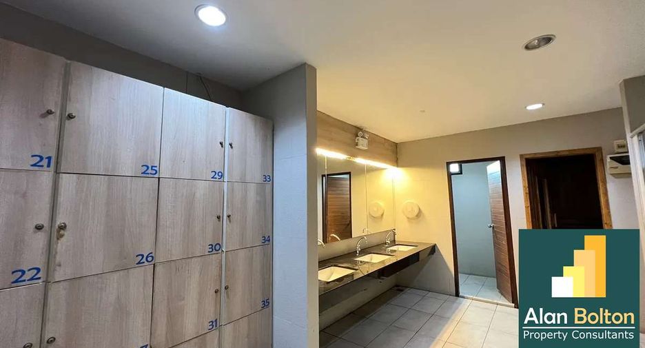 For rent 2 bedrooms condo in Pratumnak, Pattaya