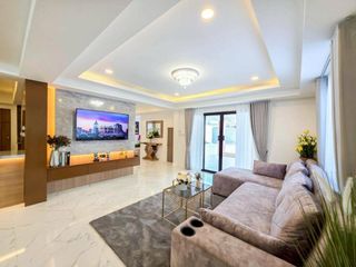 Villa en venta de 5 habitaciones en Bang Lamung, Chonburi