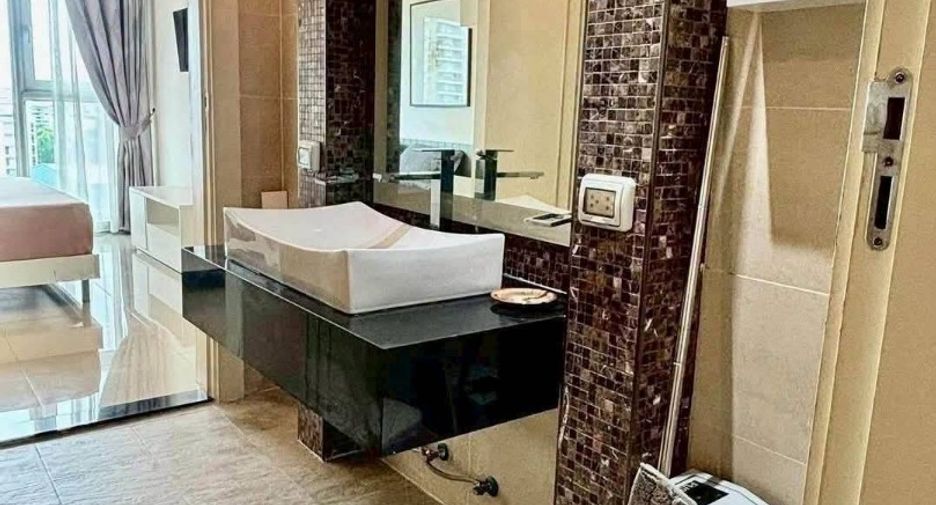 For rent 1 bed condo in Pratumnak, Pattaya