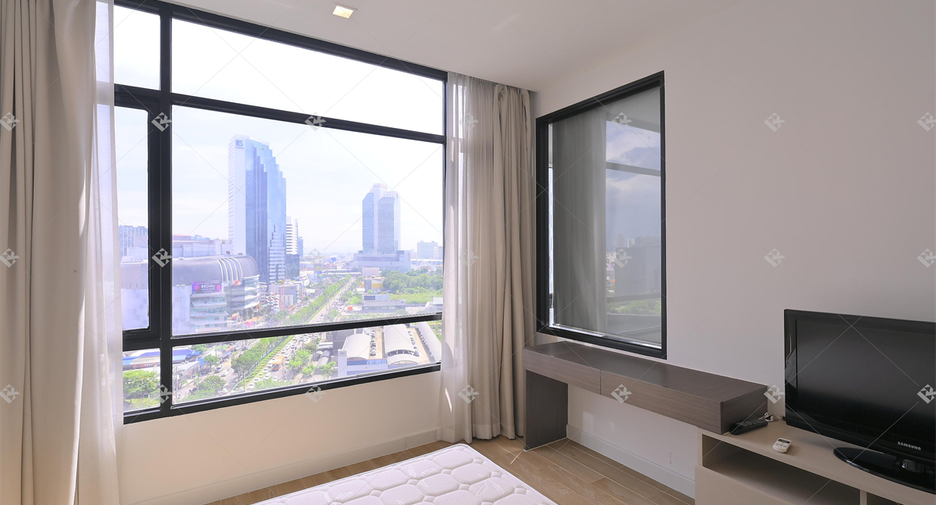 Condo en alquiler de 2 habitaciones en Huai Khwang, Bangkok