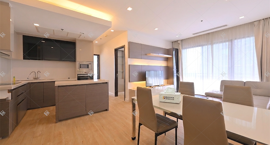 Condo en alquiler de 2 habitaciones en Huai Khwang, Bangkok