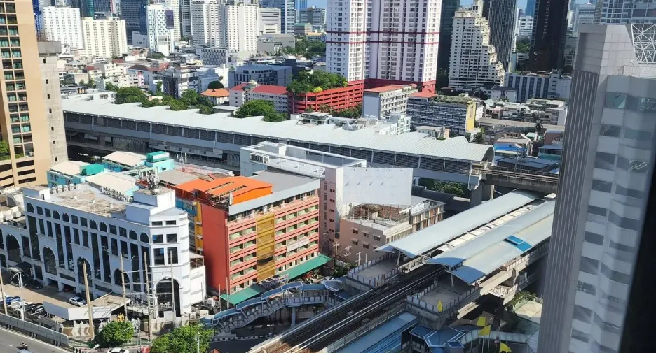 Wohnung zur Miete mit Studio in Ratchathewi, Bangkok