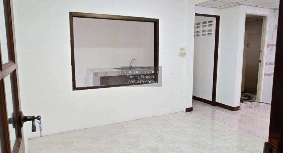 For rent 6 ベッドルーム house in Lat Phrao, Bangkok