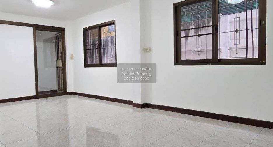 For rent 6 ベッドルーム house in Lat Phrao, Bangkok