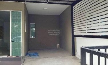 Casa adosada en venta de 3 habitaciones en Nong Chok, Bangkok