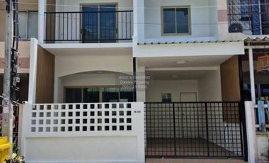 Casa adosada en venta de 3 habitaciones en Bang Bua Thong, Nonthaburi