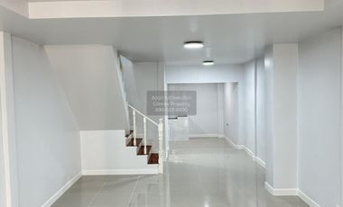 Casa adosada en venta de 2 habitaciones en Thanyaburi, Pathum Thani