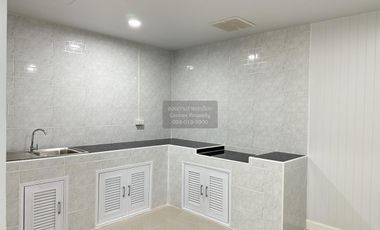 Casa adosada en venta de 2 habitaciones en Thanyaburi, Pathum Thani