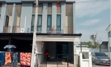 Casa adosada en venta de 2 habitaciones en Mueang Chon Buri, Chonburi