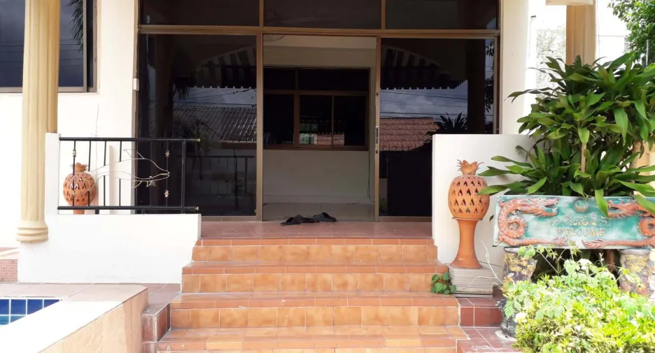 For rent 3 bedrooms house in South Pattaya, Pattaya