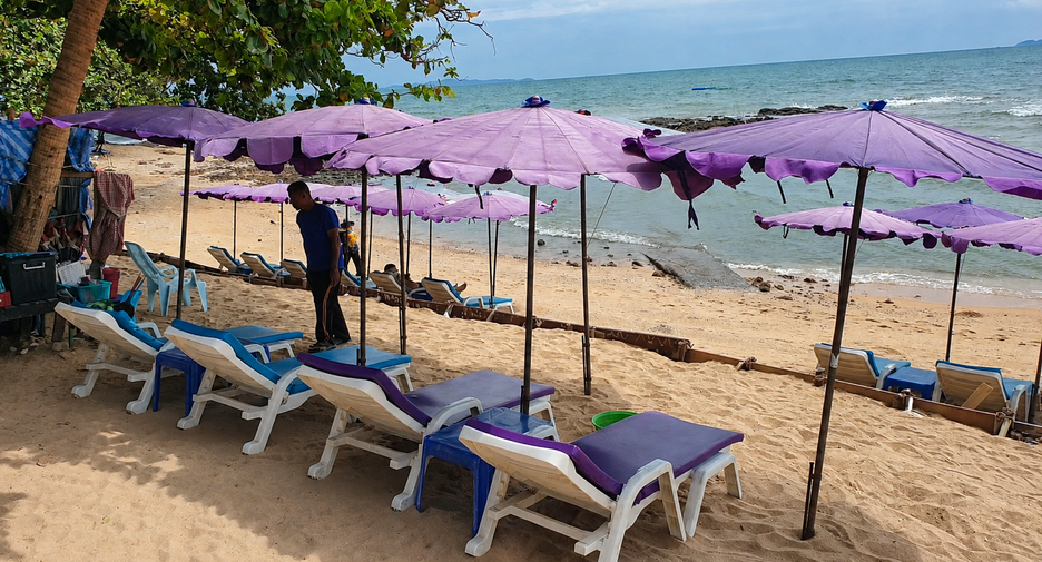 For sale studio condo in Pratumnak, Pattaya