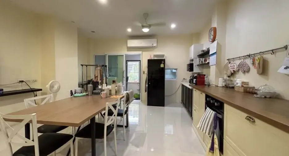 For sale and for rent 3 bedrooms townhouse in Mueang Phuket, Phuket