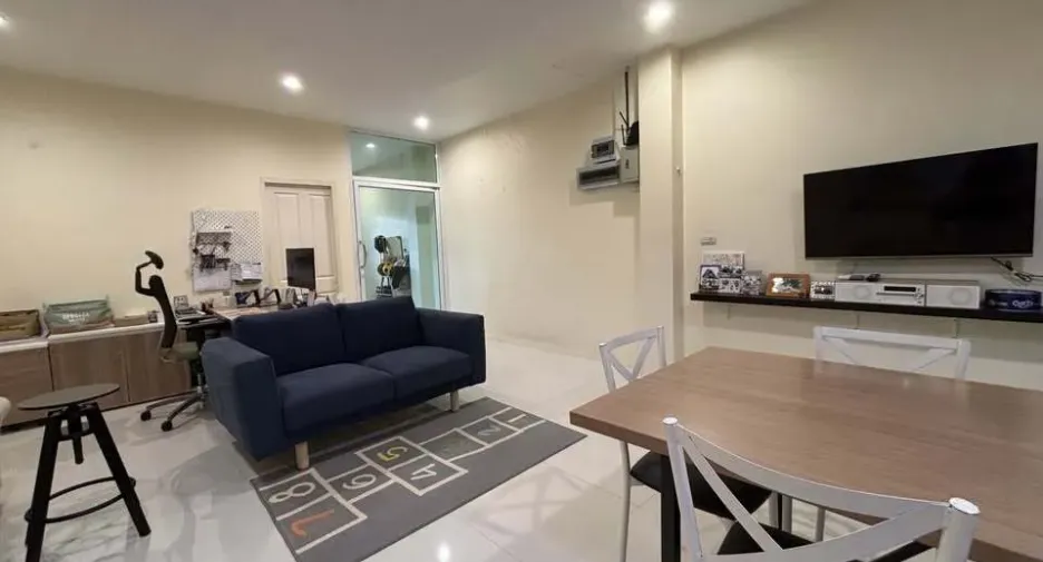 For sale and for rent 3 bedrooms townhouse in Mueang Phuket, Phuket