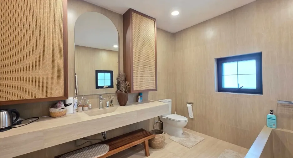 À louer 4 chambres villa à Huay Yai, Pattaya