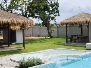 À louer 4 chambres villa à Bang Lamung, Chonburi