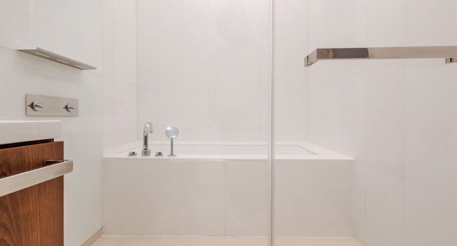 À vendre et à louer 2 chambres condo à Pathum Wan, Bangkok