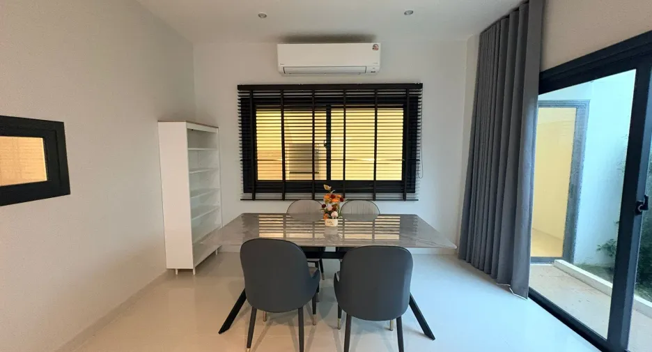 Haus zur Miete mit 4 Zimmer in Mueang Phuket, Phuket