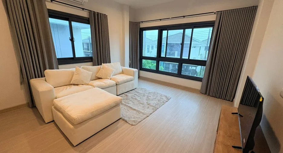 Haus zur Miete mit 4 Zimmer in Mueang Phuket, Phuket