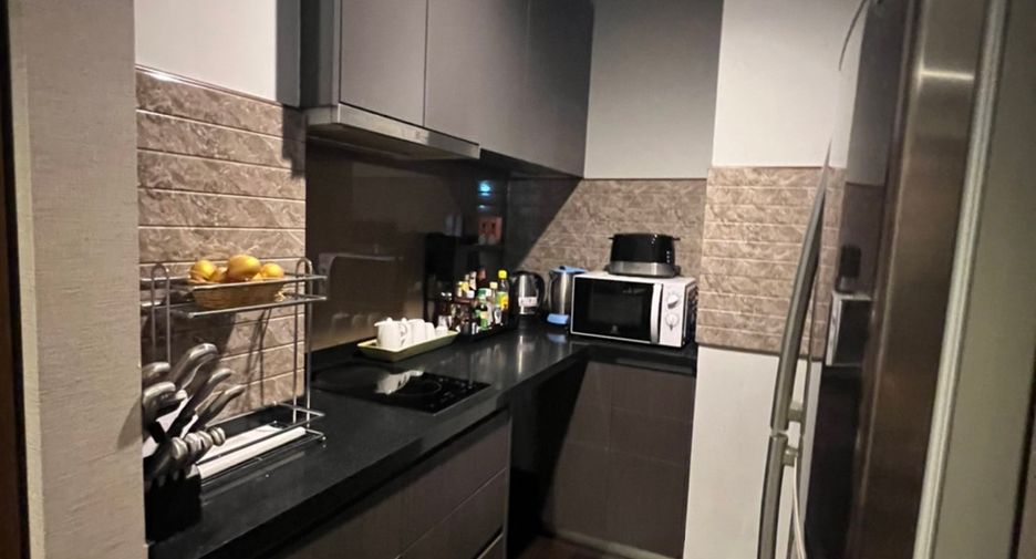 Condo en alquiler de 3 habitaciones en Khlong Toei, Bangkok
