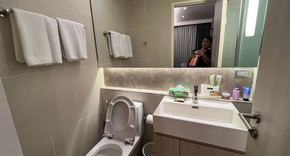 Condo en alquiler de 3 habitaciones en Khlong Toei, Bangkok