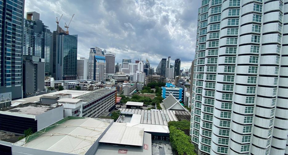 For rent そして for sale 2 ベッドルーム condo in Watthana, Bangkok