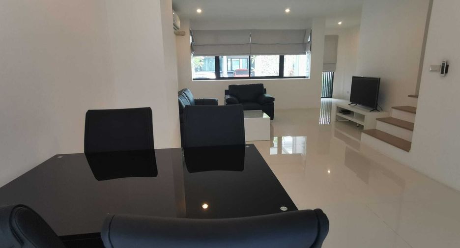 Casa adosada en alquiler de 3 habitaciones en Thalang, Phuket