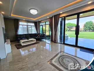 For sale 6 bedrooms house in Mueang Phitsanulok, Phitsanulok