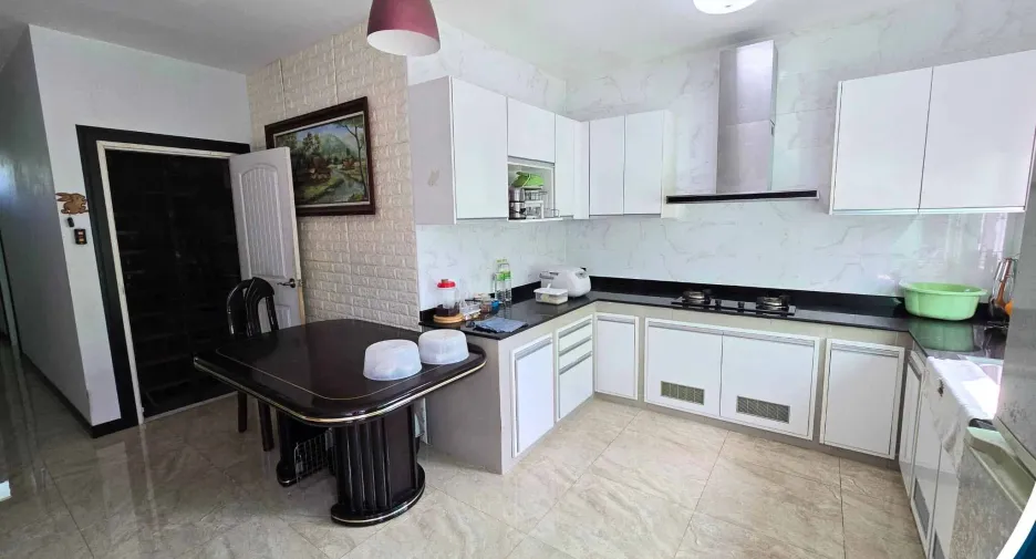 Haus zum Kauf mit 6 Zimmer in Mueang Phitsanulok, Phitsanulok