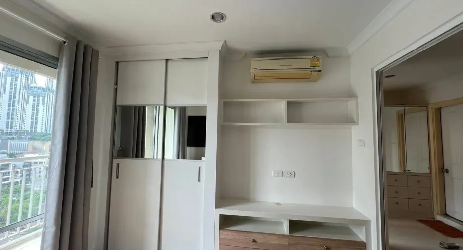 À louer 1 chambre condo à Huai Khwang, Bangkok