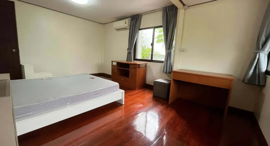 For sale and for rent 5 bedrooms house in Suan Luang, Bangkok