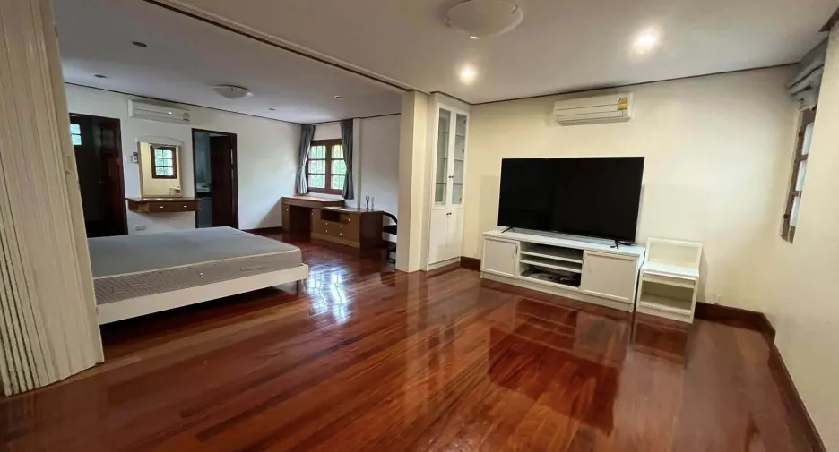 For sale and for rent 5 bedrooms house in Suan Luang, Bangkok