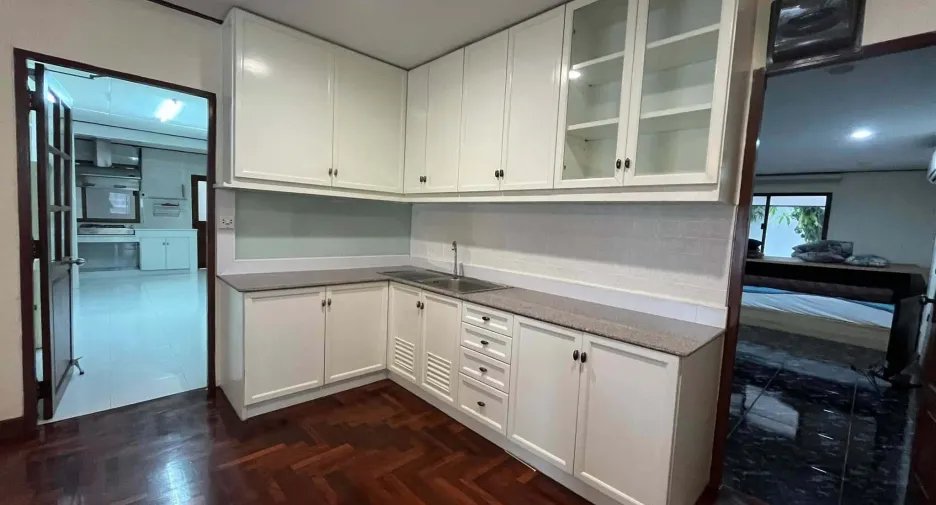 For sale and for rent 5 bedrooms house in Suan Luang, Bangkok