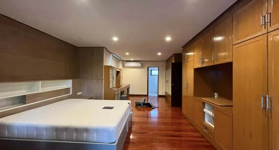 For sale and for rent 5 bedrooms house in Suan Luang, Bangkok