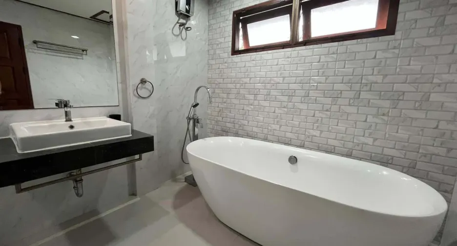 For sale and for rent 5 bedrooms house in Suan Luang, Bangkok