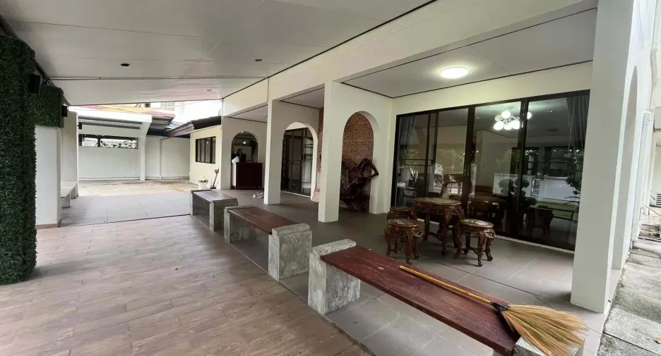 For sale and for rent 5 bedrooms house in Suan Luang, Bangkok
