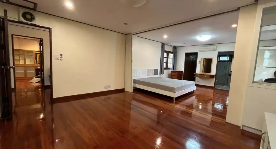 For sale and for rent 5 bedrooms house in Suan Luang, Bangkok