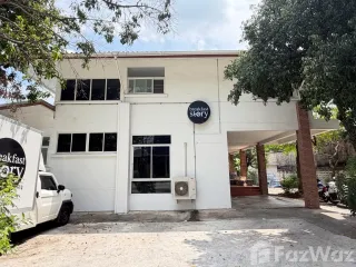 ให้เช่า 4 ห้องนอน บ้านเดี่ยว ใน วัฒนา, กรุงเทพฯ