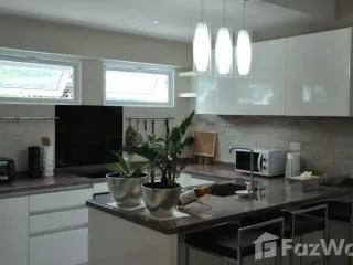 For rent 3 bedrooms townhouse in Watthana, Bangkok