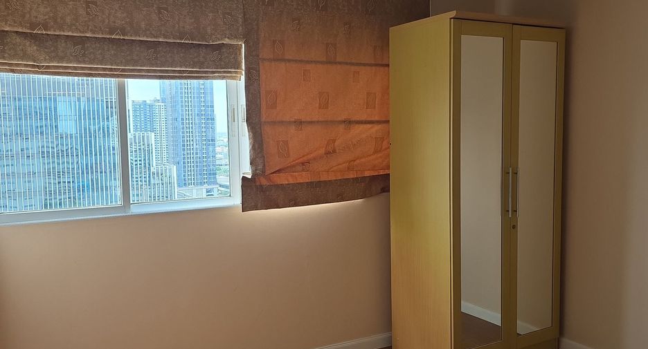 For rent 2 bedrooms condo in Watthana, Bangkok